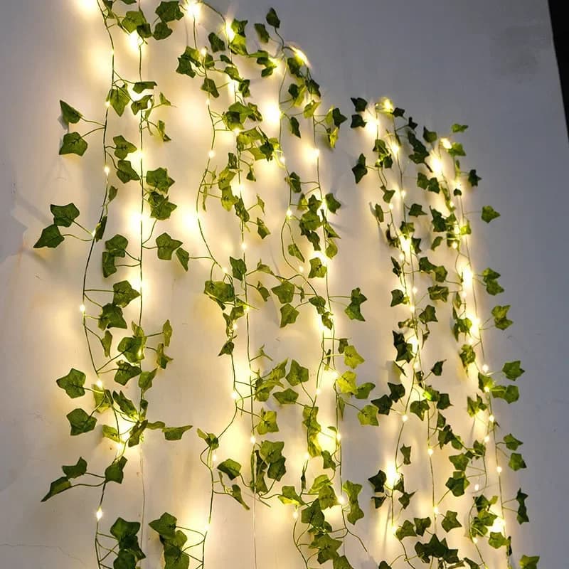 Árvore de Natal Artificial com Luzes de Fadas e Videira - R$10,10