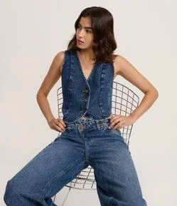 Use o cupom JEANS25 e ganhe 25% OFF* extra na seleção de jeans e sarja feminino. Garanta seus favoritos no site e app.